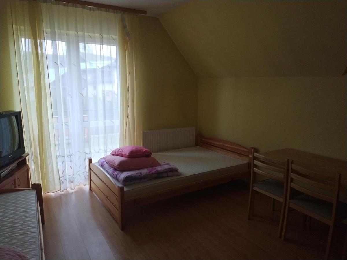 Pokoje u Bryksego Hotell Dursztyn Eksteriør bilde