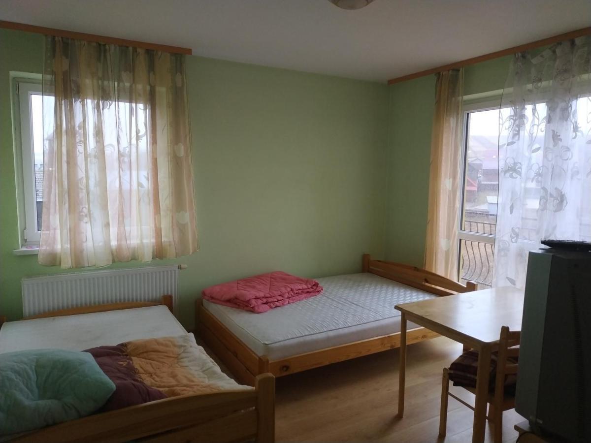 Pokoje u Bryksego Hotell Dursztyn Eksteriør bilde