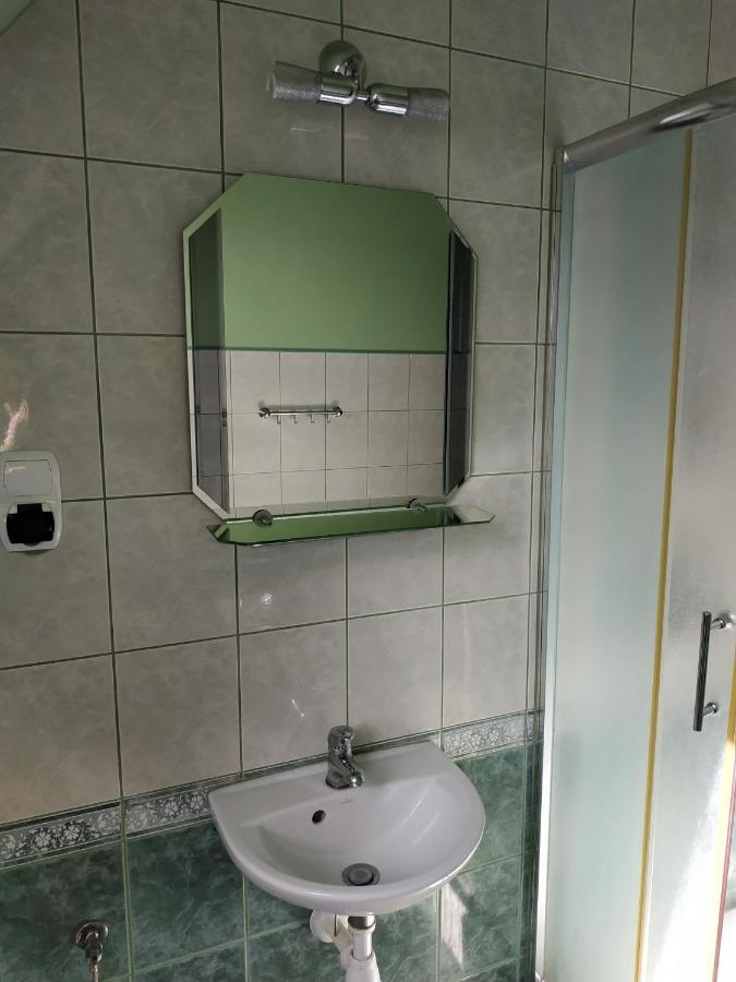 Pokoje u Bryksego Hotell Dursztyn Eksteriør bilde