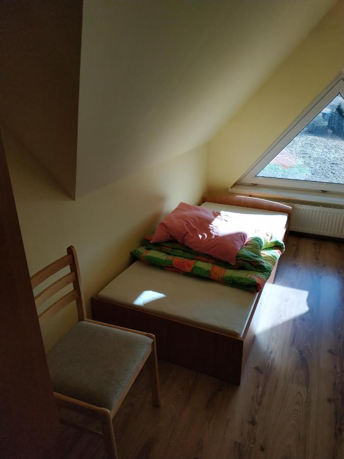 Pokoje u Bryksego Hotell Dursztyn Eksteriør bilde